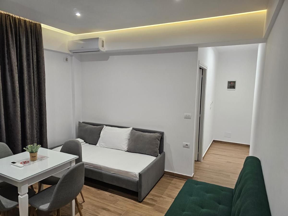 Vila 31 Sarandë Exteriör bild